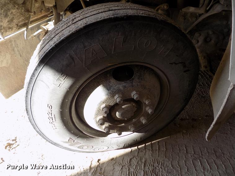 image for item FH9059 1987 Ford LN8000 refuse truck