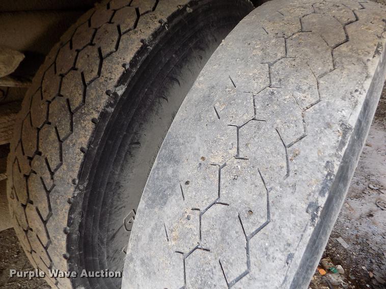 image for item FH9059 1987 Ford LN8000 refuse truck