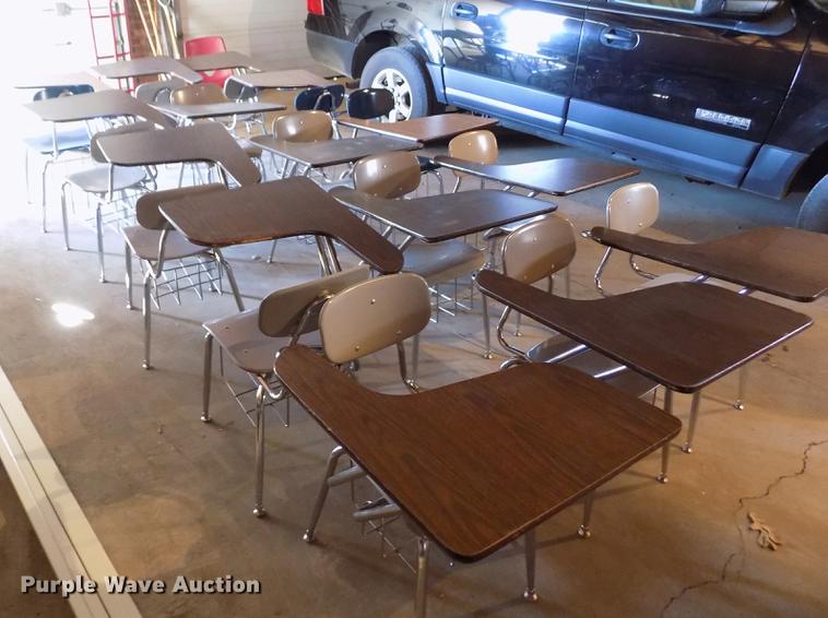 image for item FH9069 (15) student desks