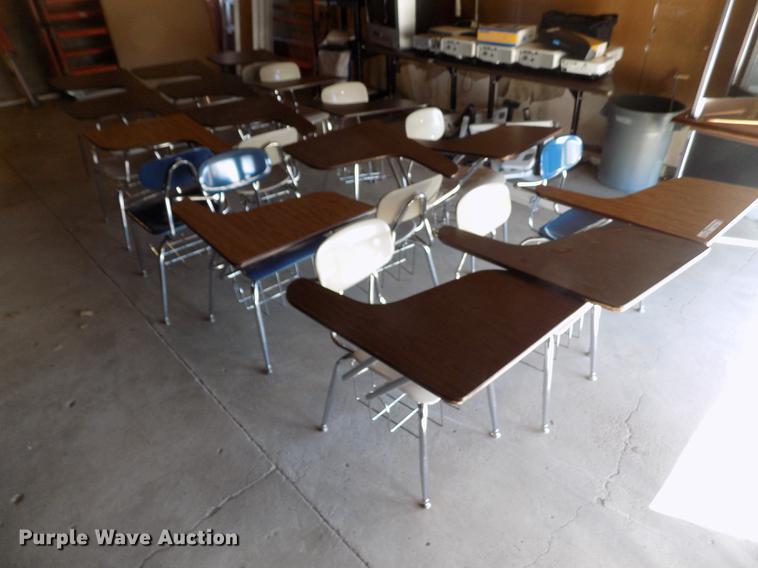 image for item FH9069 (15) student desks