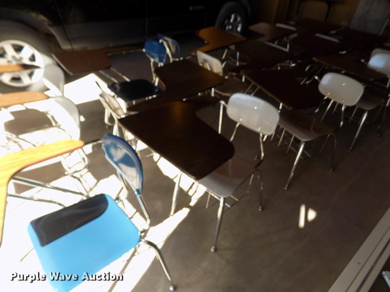 image for item FH9069 (15) student desks