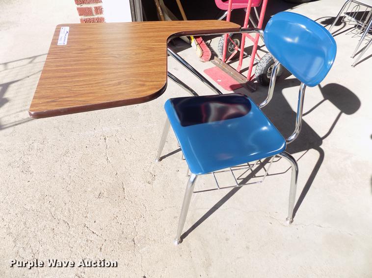 image for item FH9069 (15) student desks