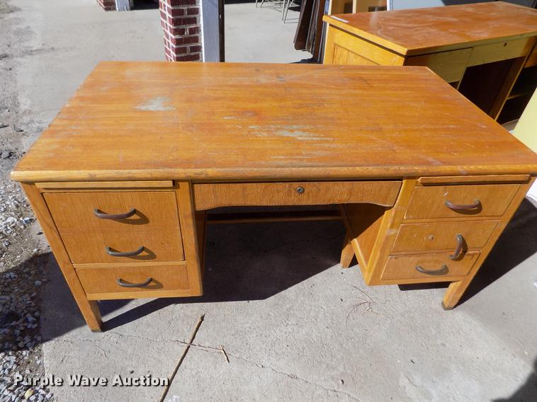 image for item FH9073 *Furniture