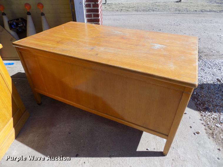 image for item FH9073 *Furniture