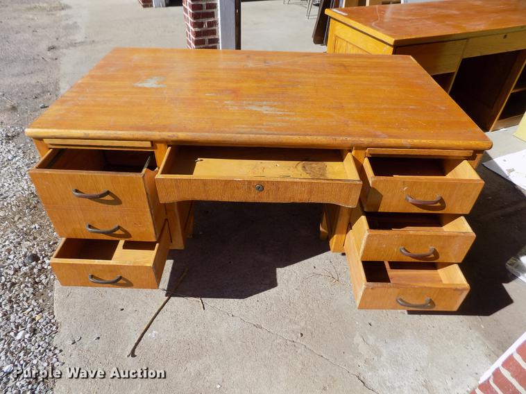 image for item FH9073 *Furniture