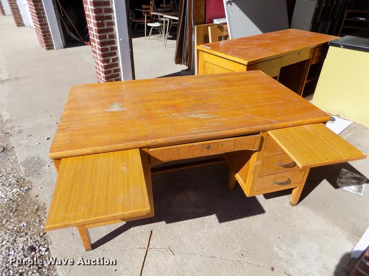 image for item FH9073 *Furniture