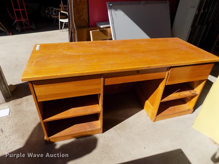 image for item FH9073 *Furniture