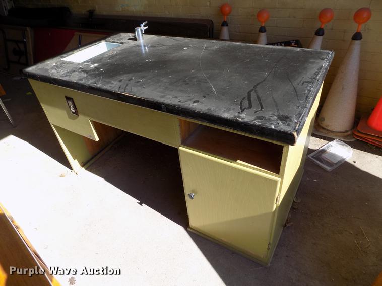 image for item FH9073 *Furniture