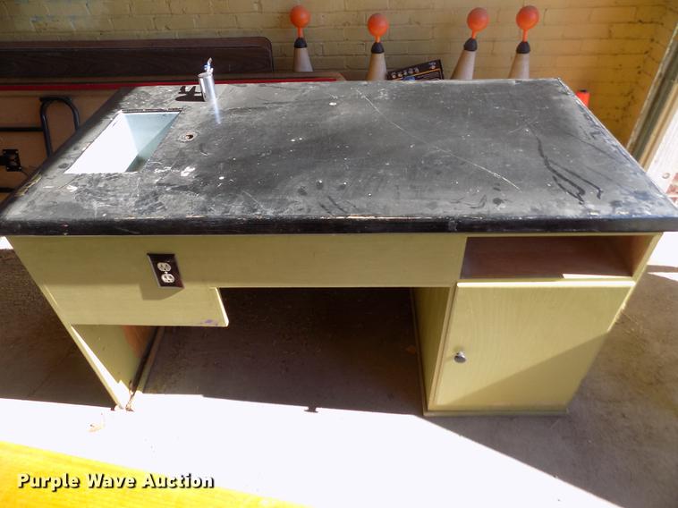 image for item FH9073 *Furniture