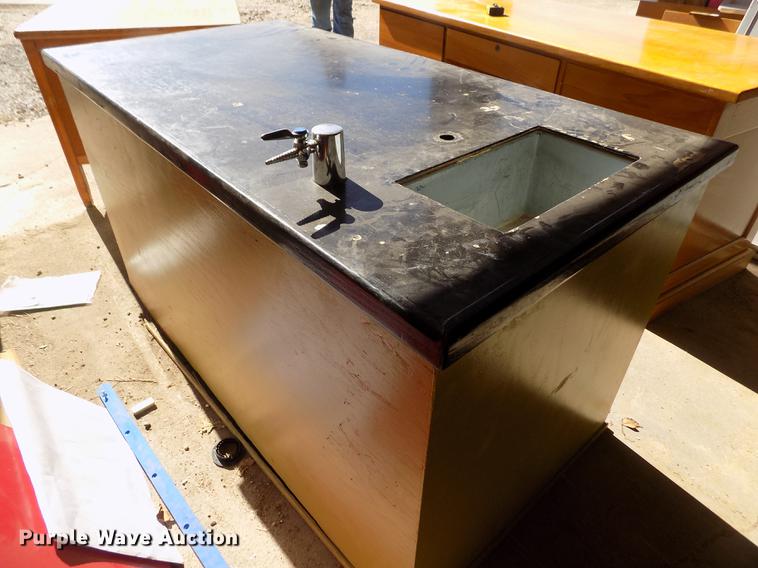 image for item FH9073 *Furniture