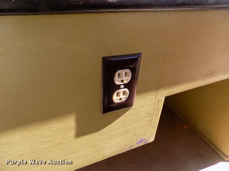 image for item FH9073 *Furniture