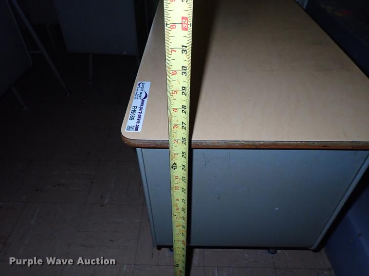 image for item FH9669 (16) student desks