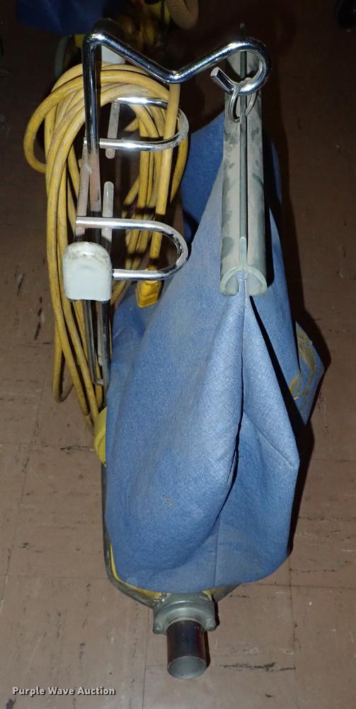 image for item FH9670 (4) NSS M Super Suction vacuums