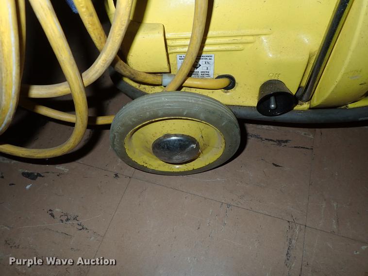 image for item FH9670 (4) NSS M Super Suction vacuums