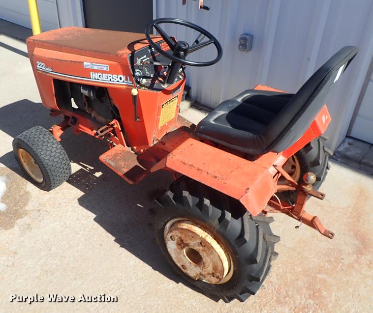 image for item FL9566 Ingersoll 222 tractor