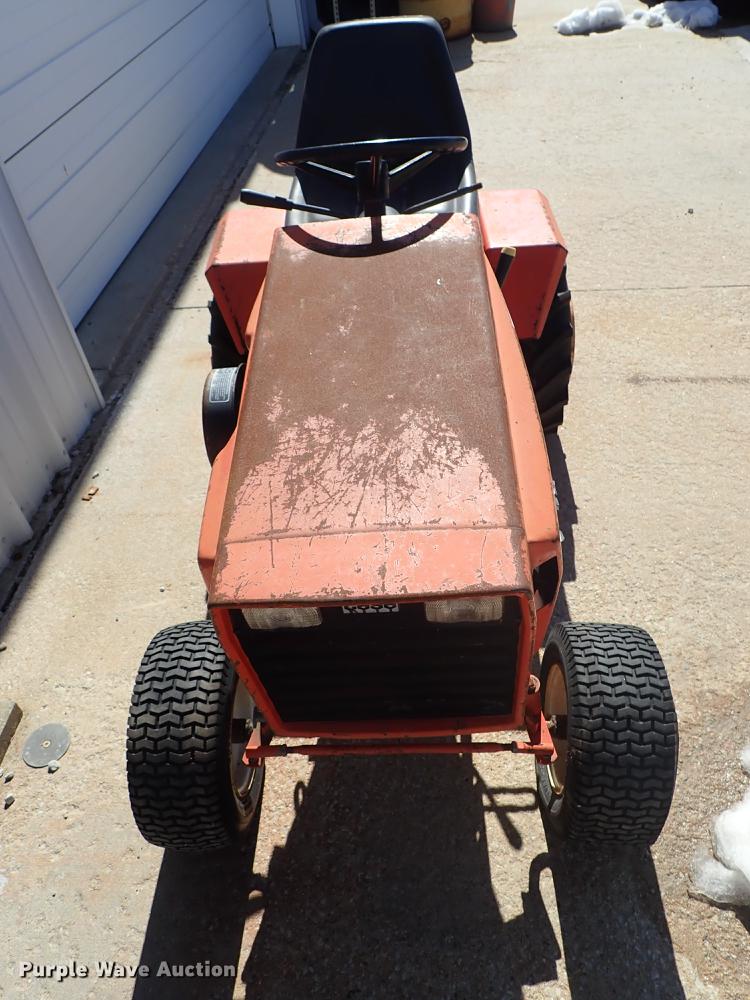 image for item FL9566 Ingersoll 222 tractor