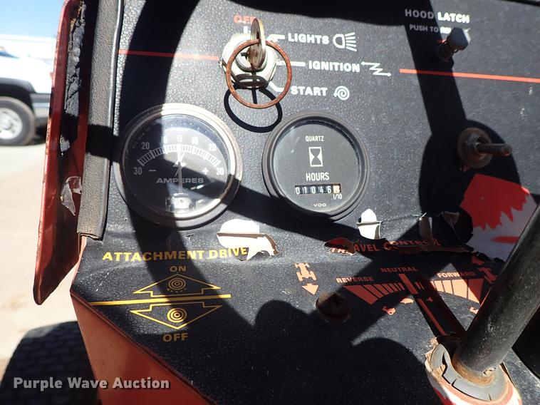 image for item FL9566 Ingersoll 222 tractor