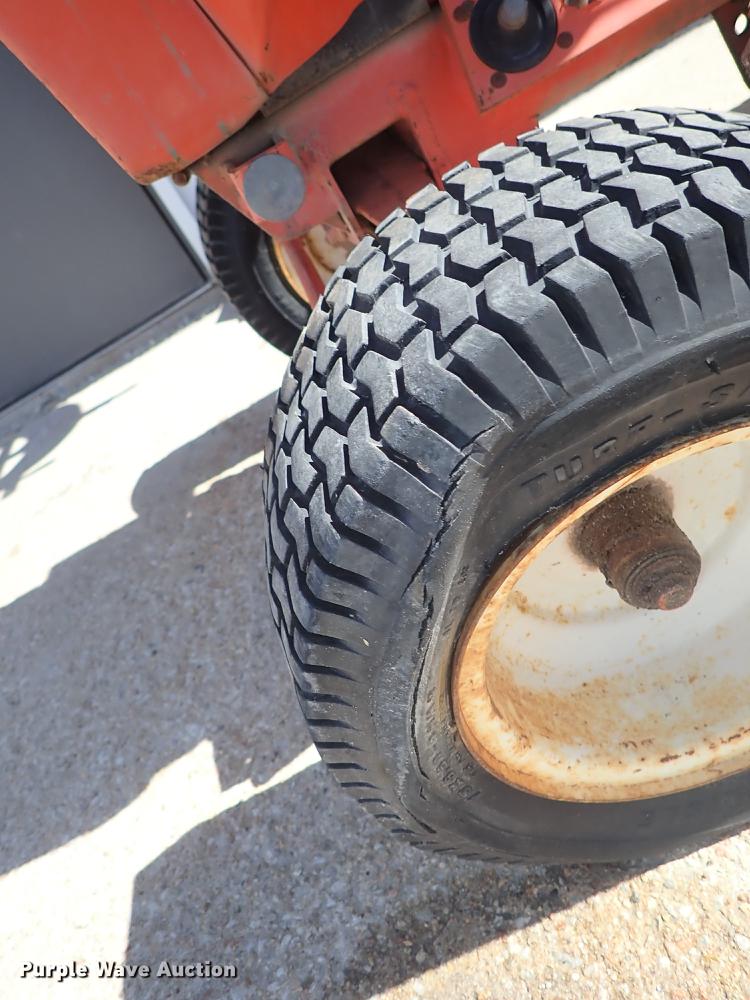 image for item FL9566 Ingersoll 222 tractor