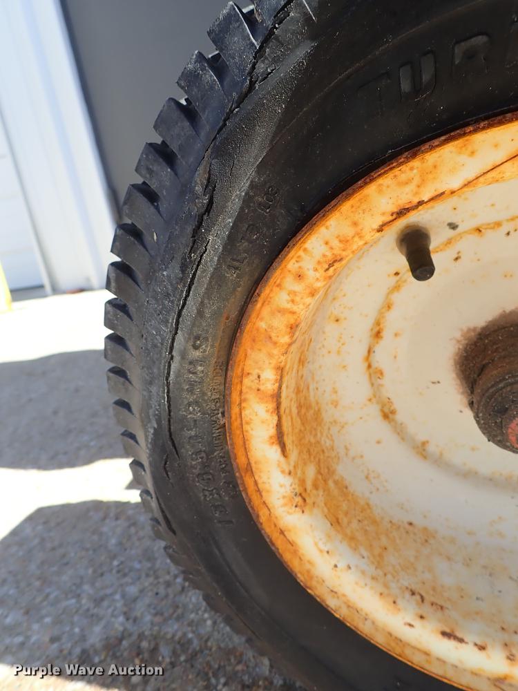 image for item FL9566 Ingersoll 222 tractor