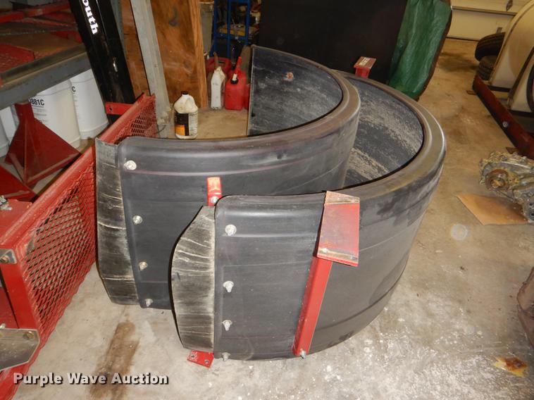 image for item FM9755 (2) hard plastic fenders