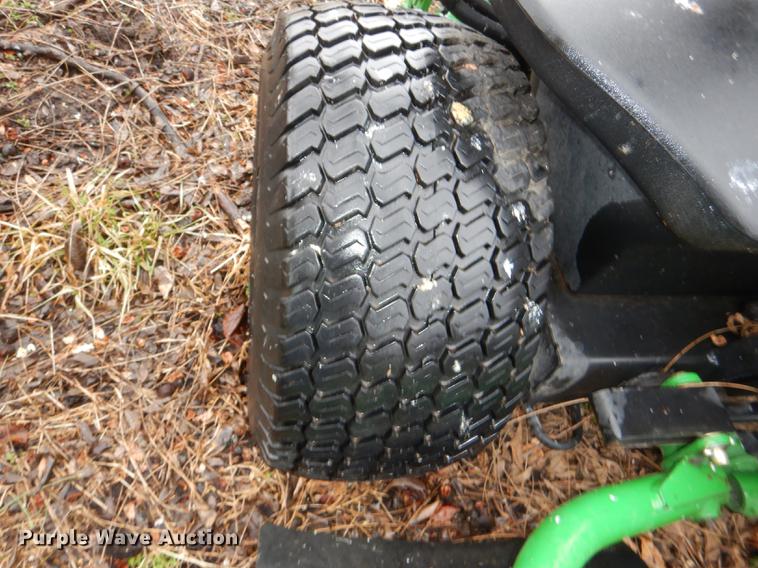 image for item FM9760 2007 John Deere 3245C lawn mower