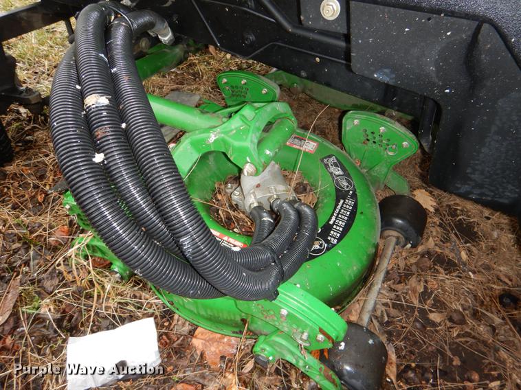 image for item FM9760 2007 John Deere 3245C lawn mower