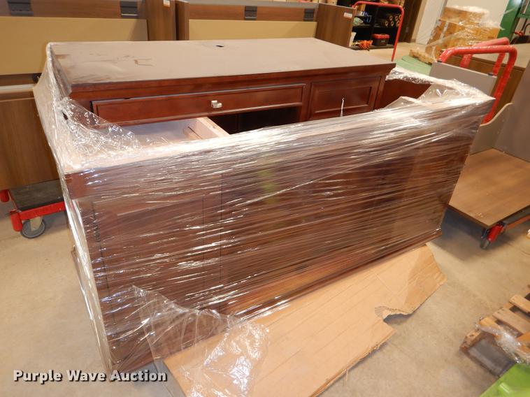 Furniture in Lawrence, KS Item FM9814 sold Purple Wave