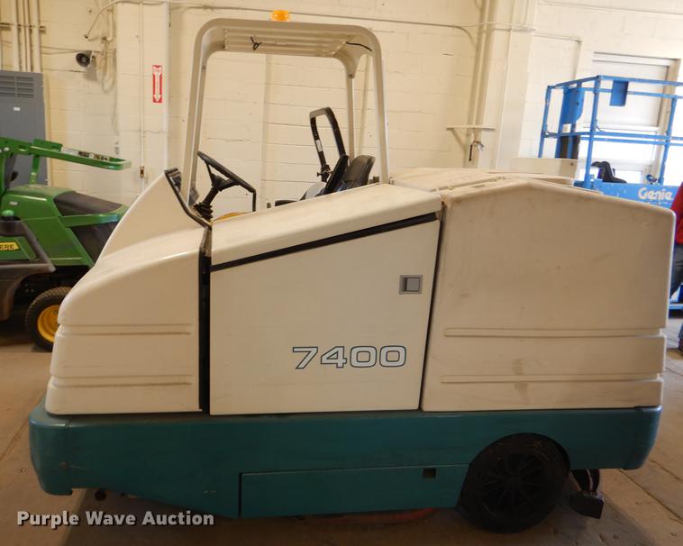 image for item FM9815 Tennant 7400 floor cleaner