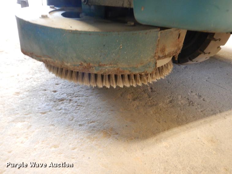 image for item FM9815 Tennant 7400 floor cleaner