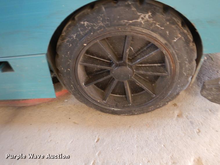 image for item FM9815 Tennant 7400 floor cleaner