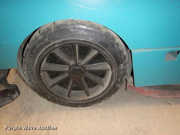 image for item FM9815 Tennant 7400 floor cleaner