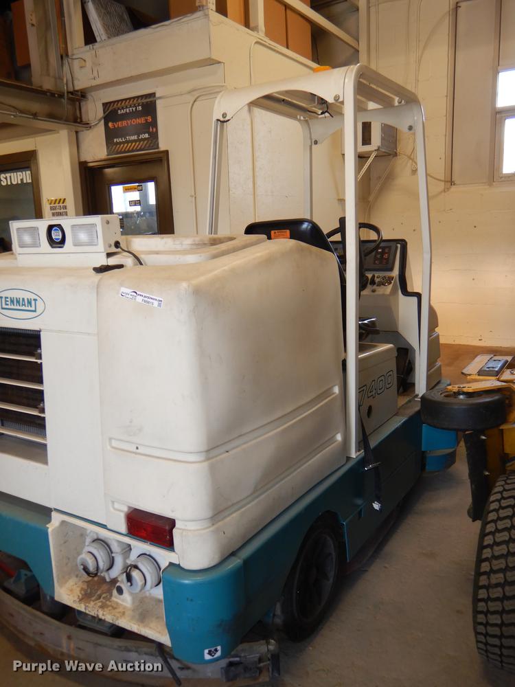 image for item FM9815 Tennant 7400 floor cleaner