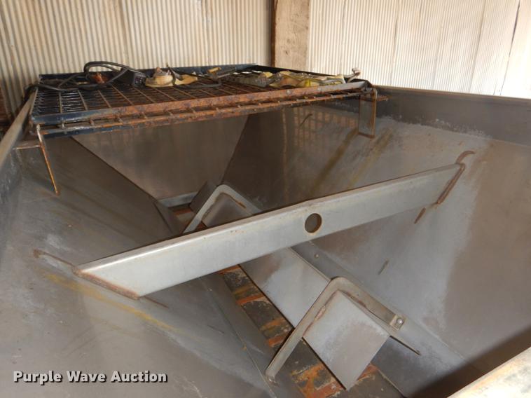 image for item FM9817 Swenson stainless steel V-box spreader