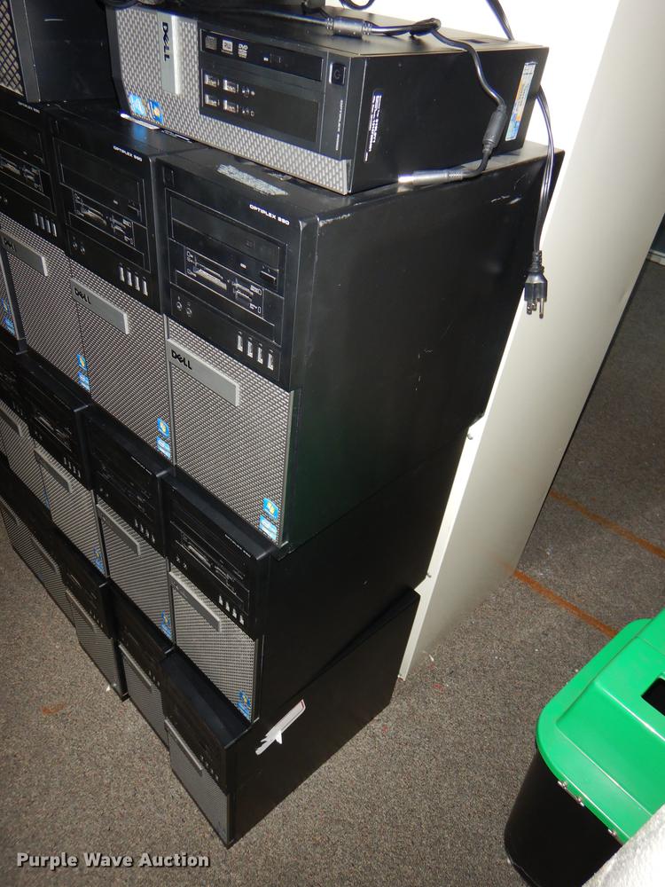 image for item FM9826 (19) Dell CPUs