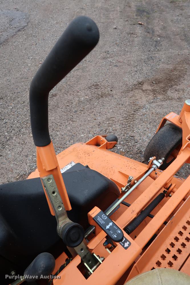 image for item FQ9221 2017 Scag Cheetah SCZ72V-31FX ZTR lawn mower