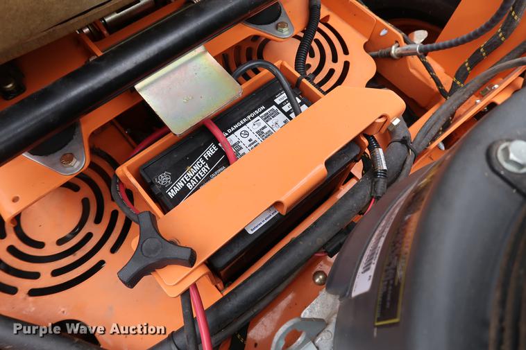 image for item FQ9221 2017 Scag Cheetah SCZ72V-31FX ZTR lawn mower