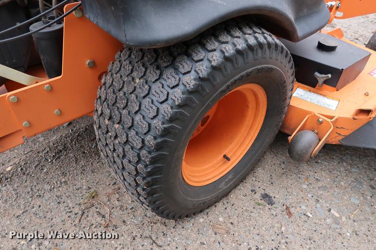 image for item FQ9221 2017 Scag Cheetah SCZ72V-31FX ZTR lawn mower