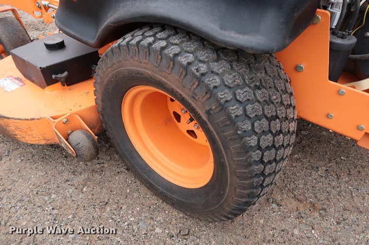 image for item FQ9221 2017 Scag Cheetah SCZ72V-31FX ZTR lawn mower