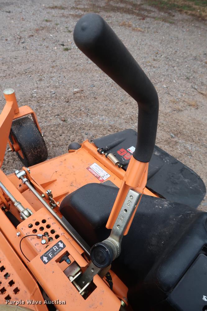 image for item FQ9222 2017 Scag Cheetah SCZ72V-31FX ZTR lawn mower