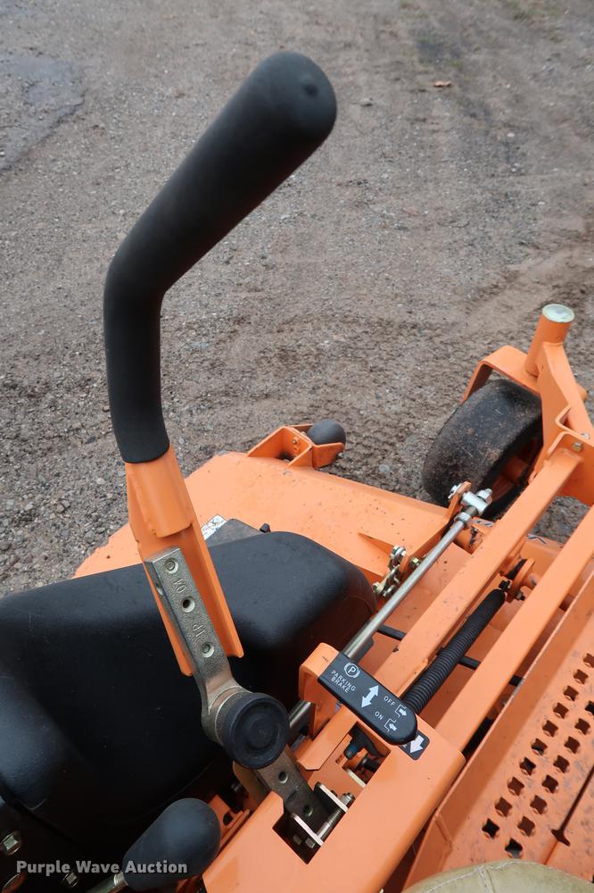 image for item FQ9222 2017 Scag Cheetah SCZ72V-31FX ZTR lawn mower