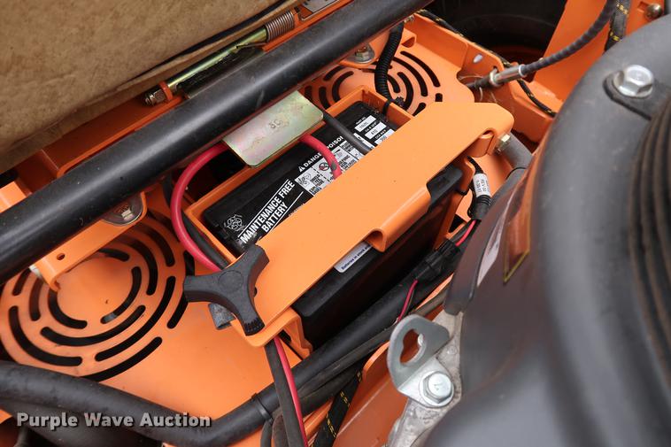 image for item FQ9222 2017 Scag Cheetah SCZ72V-31FX ZTR lawn mower