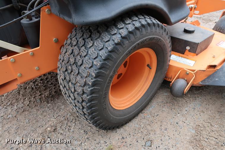 image for item FQ9222 2017 Scag Cheetah SCZ72V-31FX ZTR lawn mower