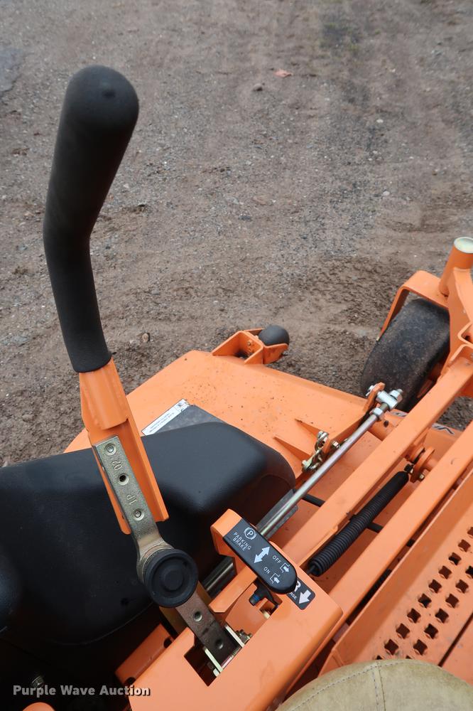 image for item FQ9223 2017 Scag Cheetah SCZ72V-31FX ZTR lawn mower