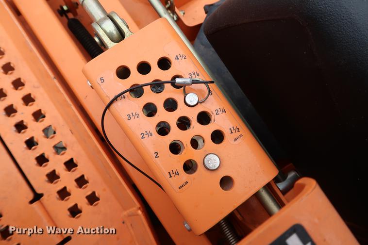 image for item FQ9223 2017 Scag Cheetah SCZ72V-31FX ZTR lawn mower