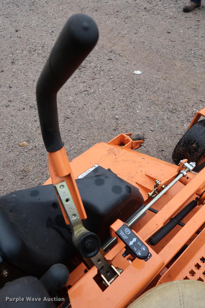 image for item FQ9224 2017 Scag Cheetah SCZ72V-31FX ZTR lawn mower