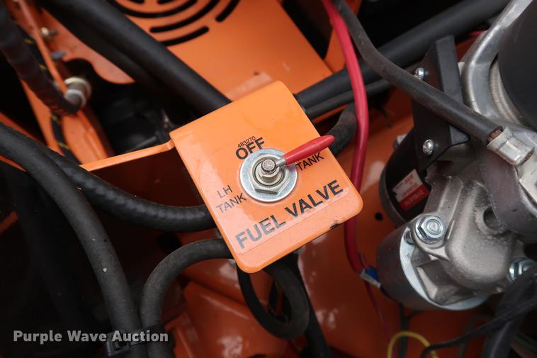 image for item FQ9224 2017 Scag Cheetah SCZ72V-31FX ZTR lawn mower