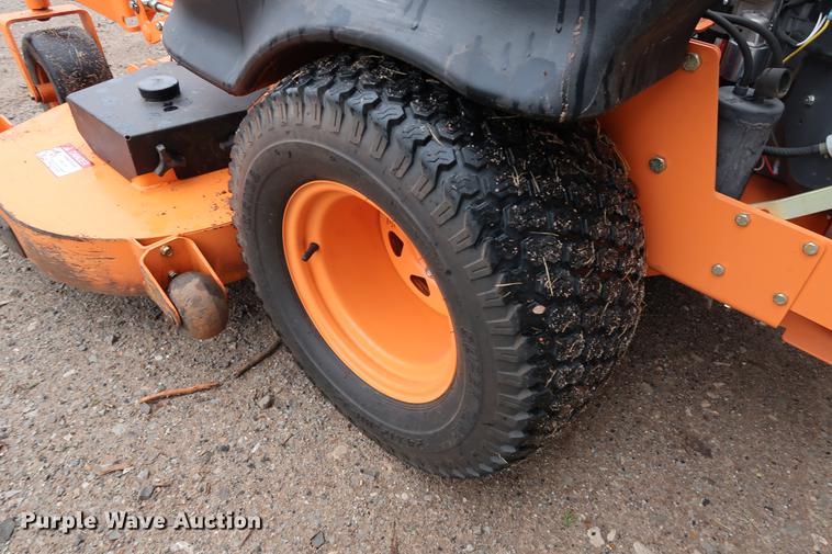 image for item FQ9224 2017 Scag Cheetah SCZ72V-31FX ZTR lawn mower