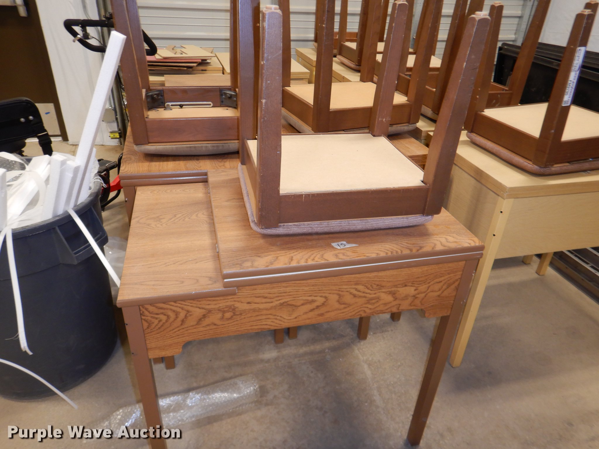 Furniture in Lawrence, KS Item FM9796 sold Purple Wave