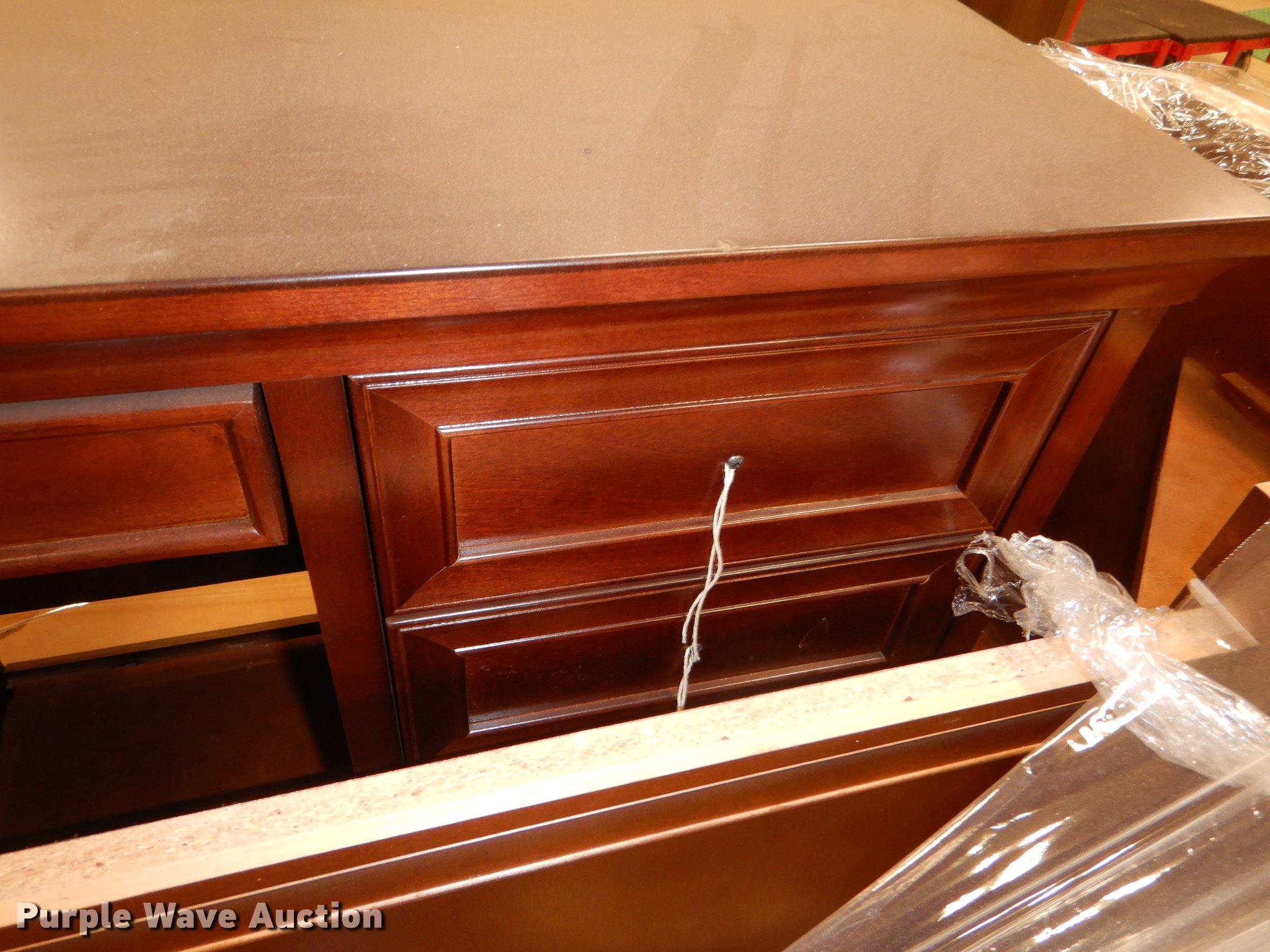 Furniture in Lawrence, KS Item FM9814 sold Purple Wave