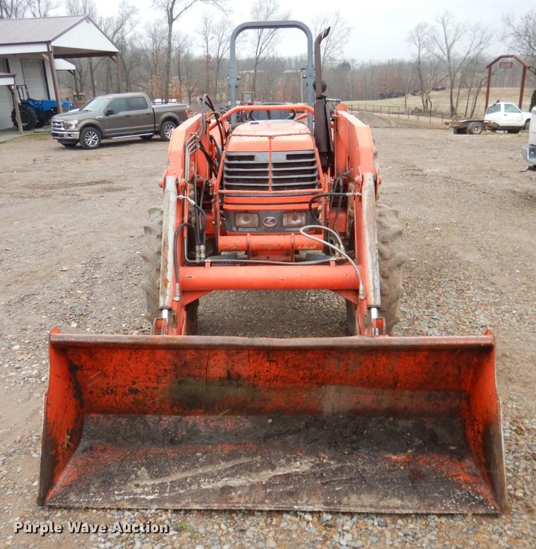 image for item BE9295 Kubota M5700 MFWD tractor